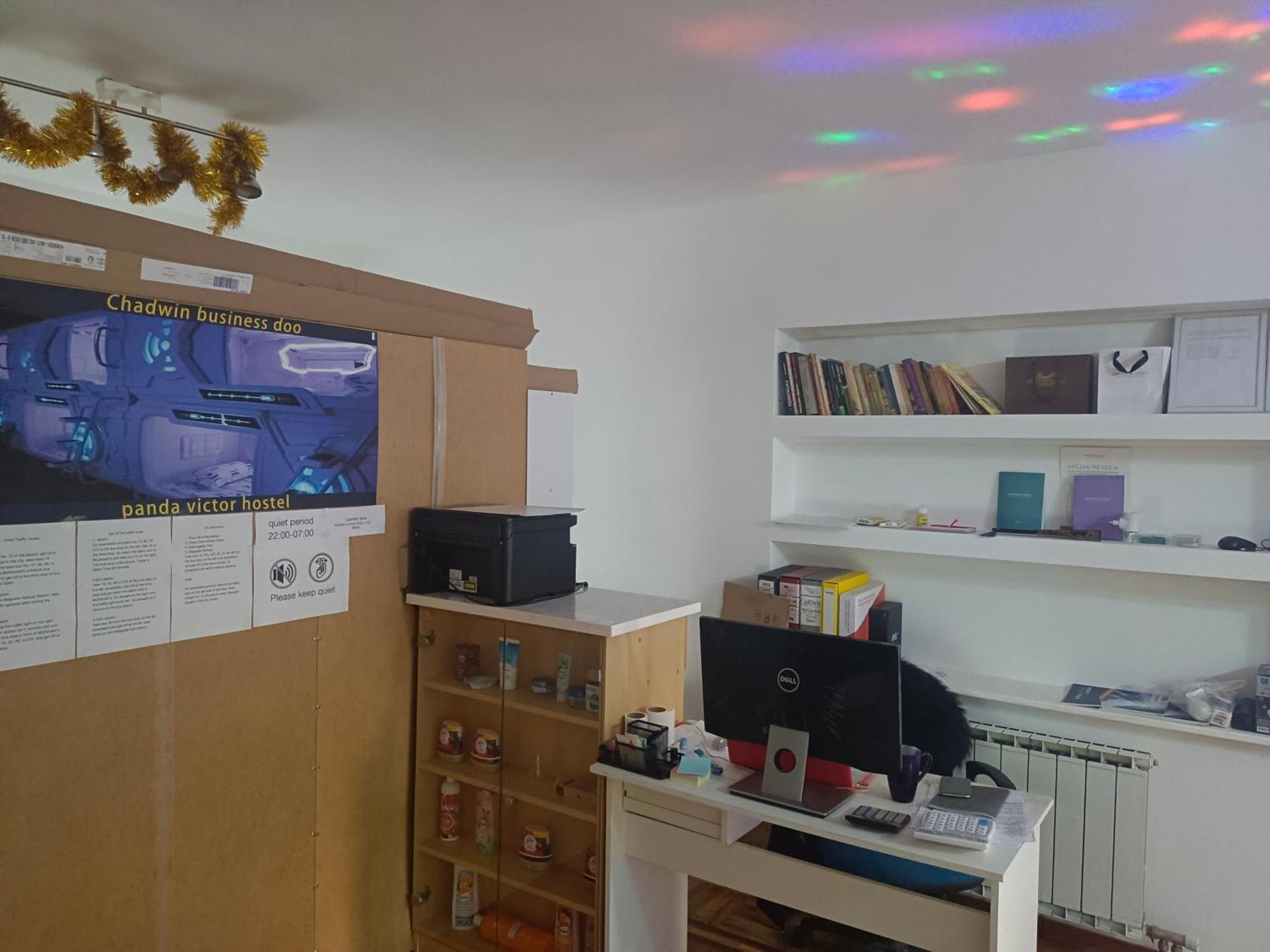 Panda Victor Space Capsule Hostel-Neo Nomad Белград Екстериор снимка