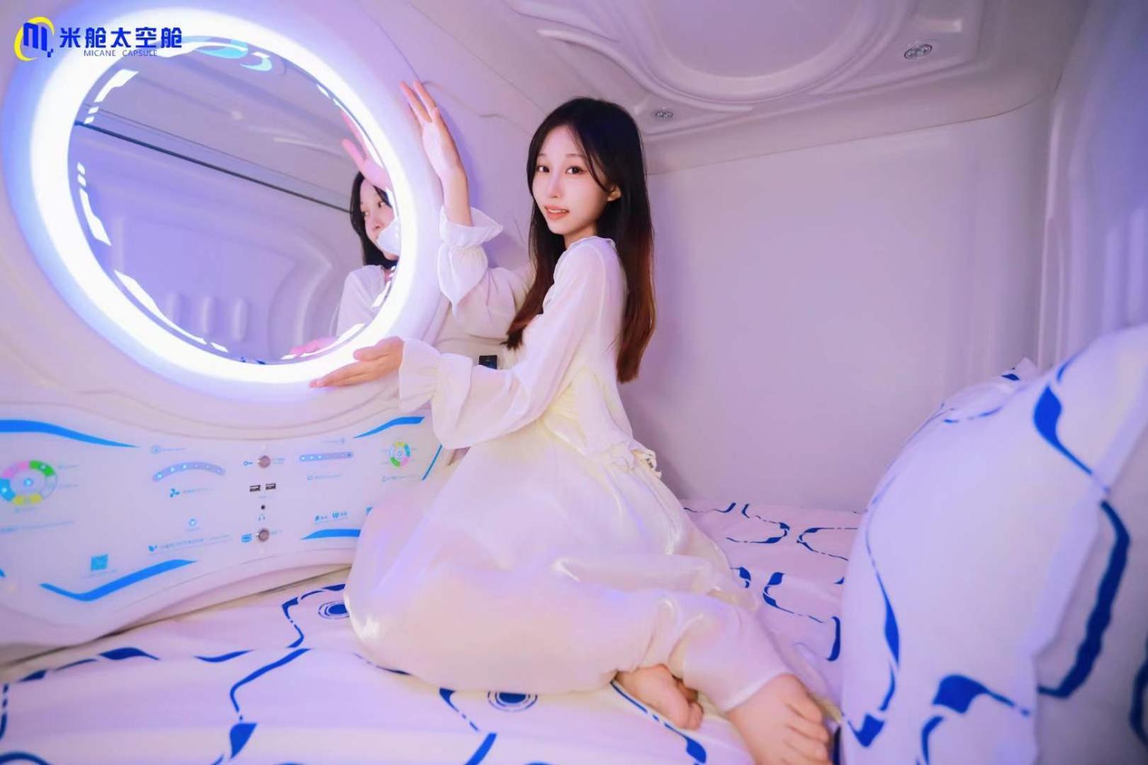 Panda Victor Space Capsule Hostel-Neo Nomad Белград Екстериор снимка