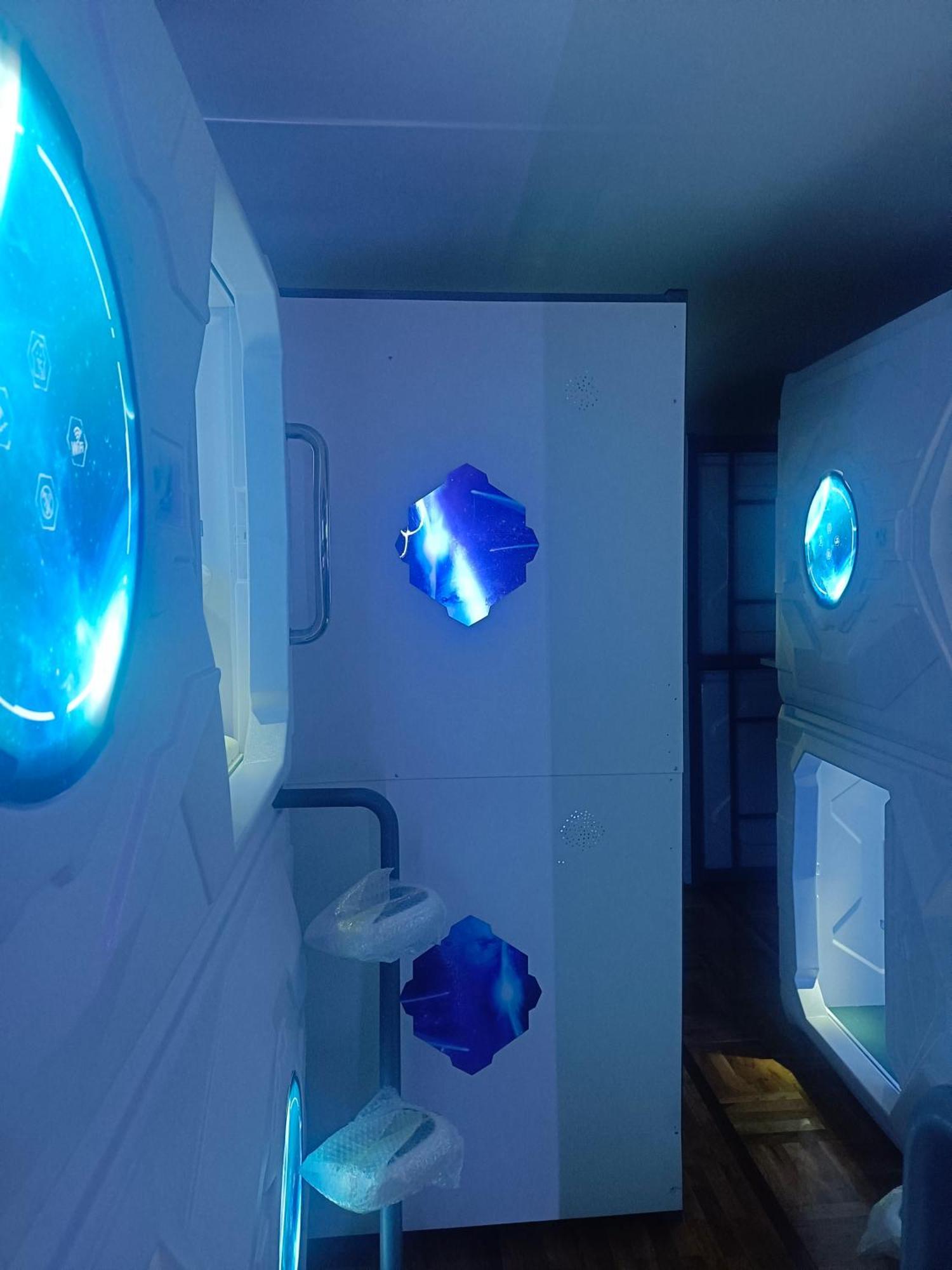 Panda Victor Space Capsule Hostel-Neo Nomad Белград Екстериор снимка