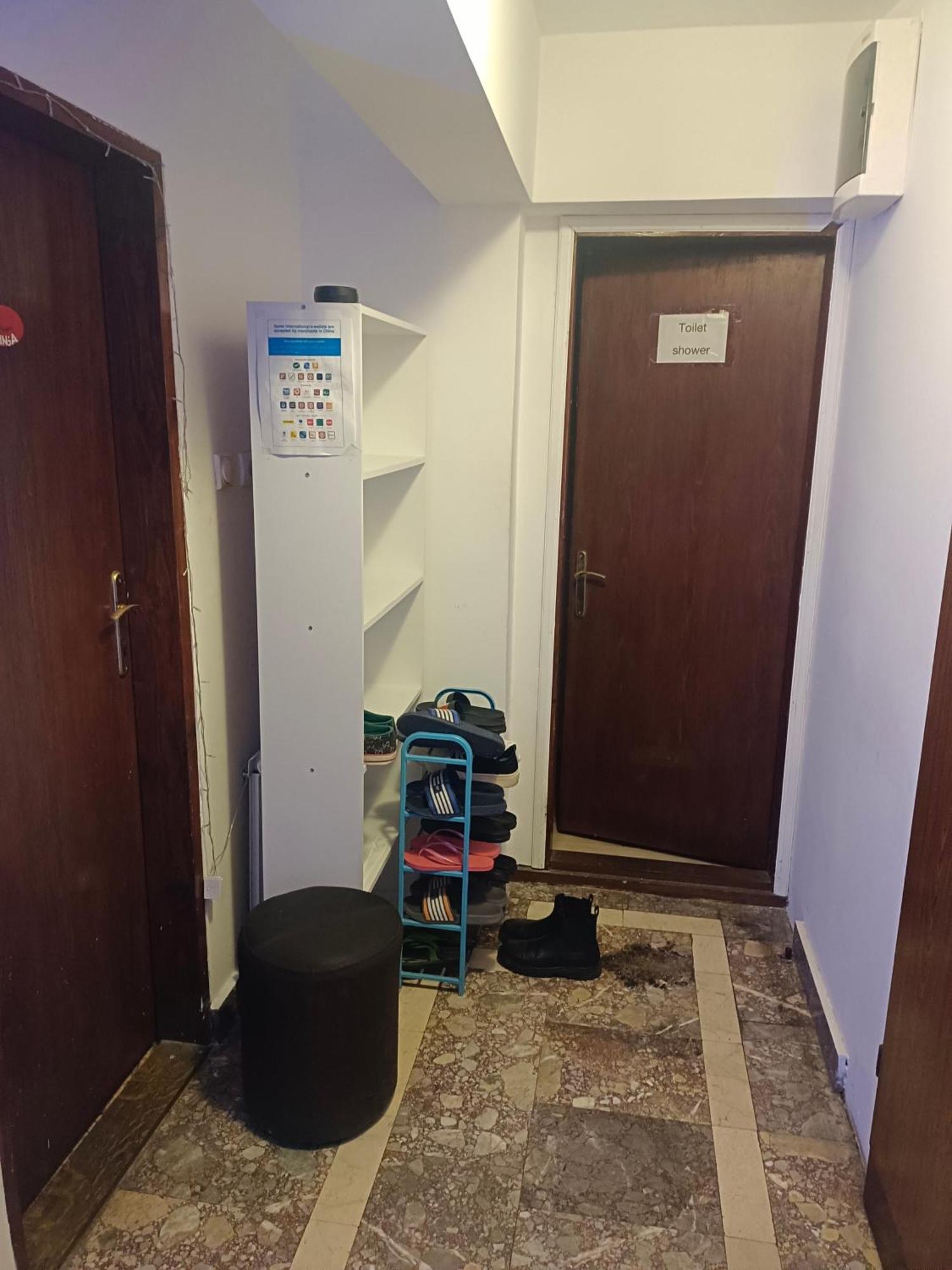 Panda Victor Space Capsule Hostel-Neo Nomad Белград Екстериор снимка
