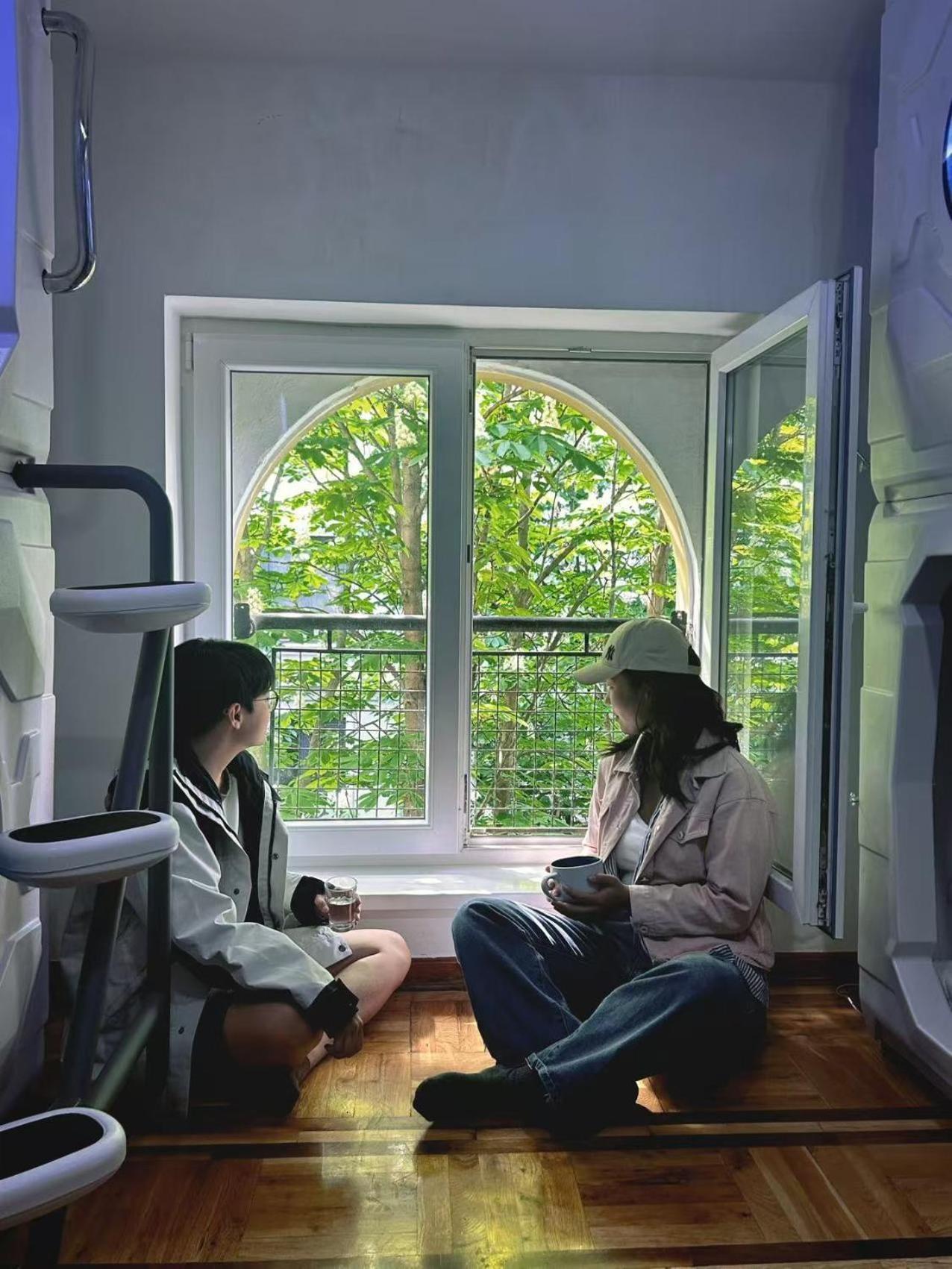 Panda Victor Space Capsule Hostel-Neo Nomad Белград Екстериор снимка
